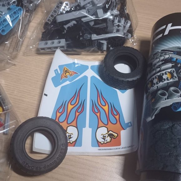 LEGO Technic 42022 Hot Rod 2 In 1 Rally Racer New in Open Box Retired - Picture 4 of 9